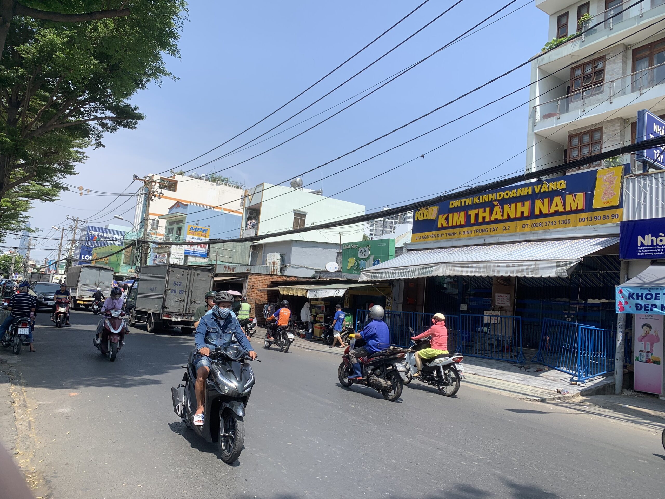 Cho thuê nhà nguyên căn mặt tiền đường Nguyễn Duy Trinh, phường Bình Trưng Tây, Quận 2