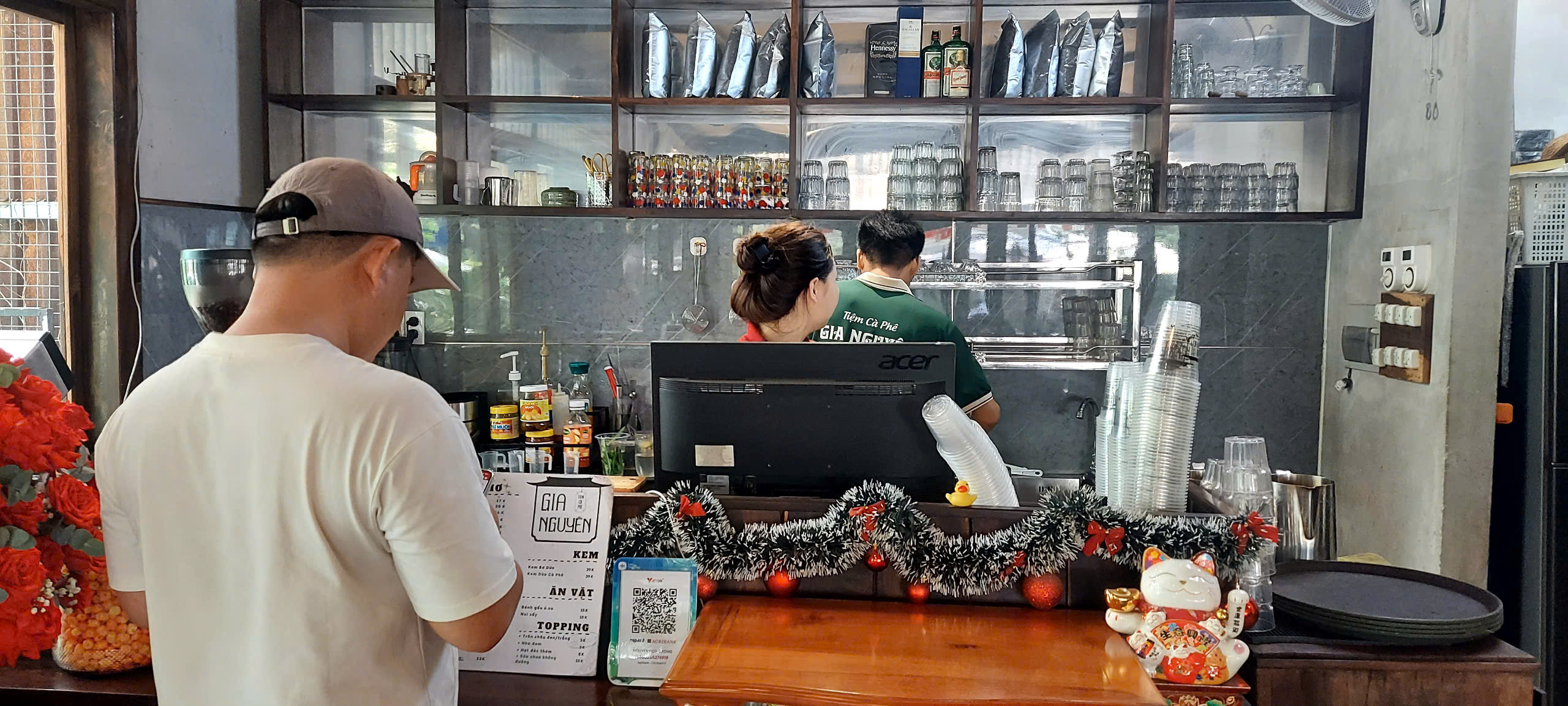 Gia Nguyễn Café Quận 9