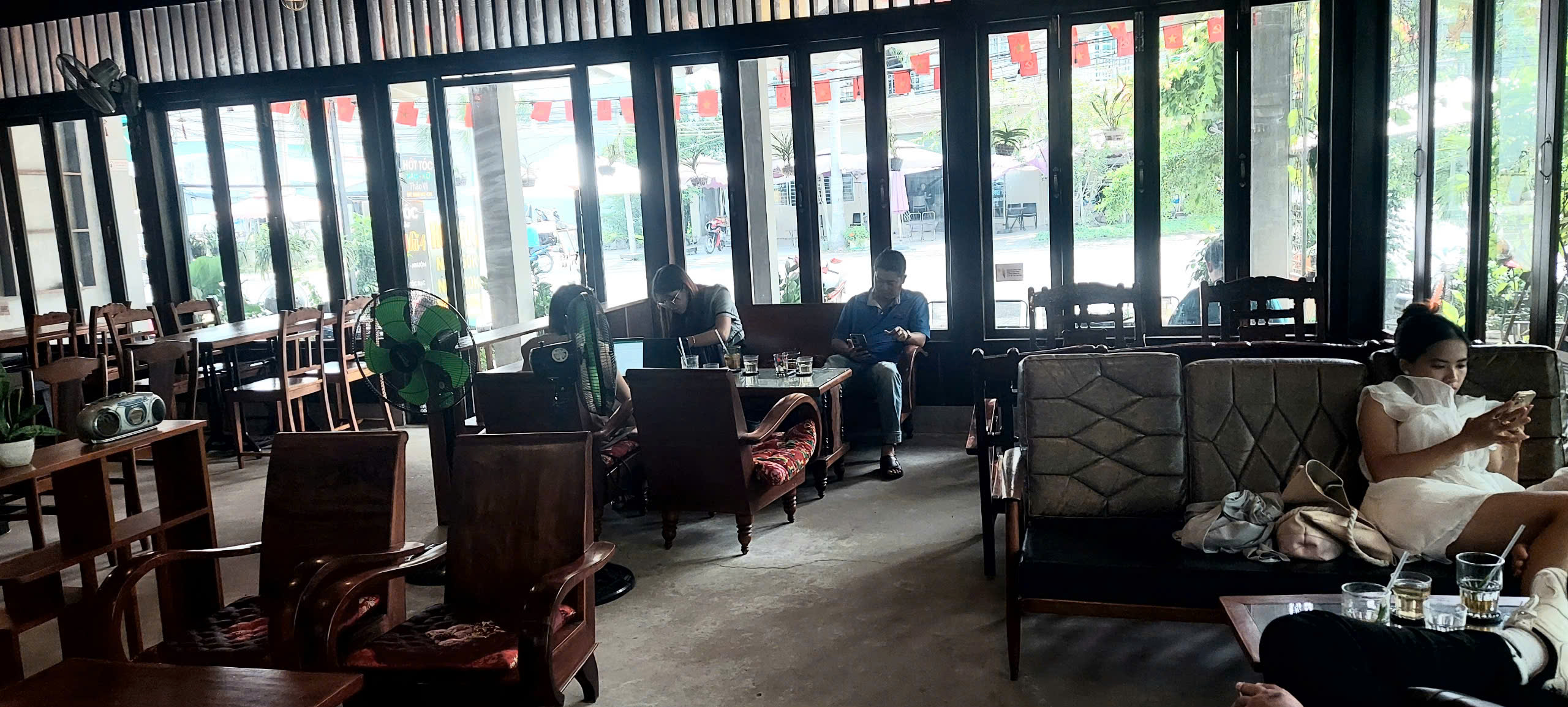 Gia Nguyễn Café Quận 9