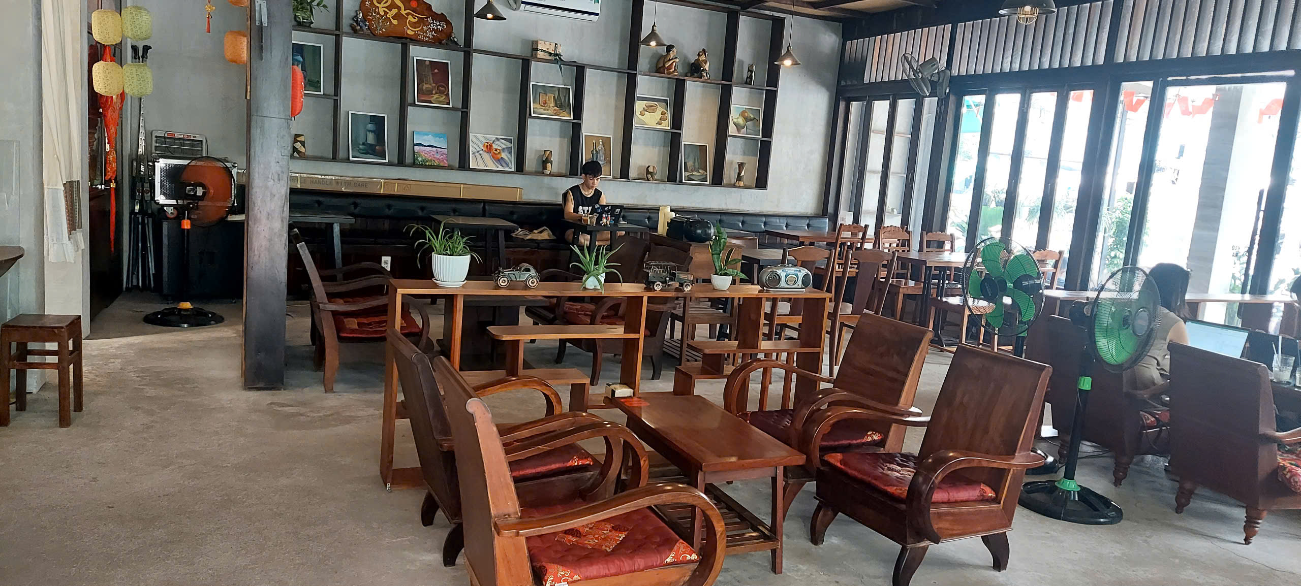 Gia Nguyễn Café Quận 9
