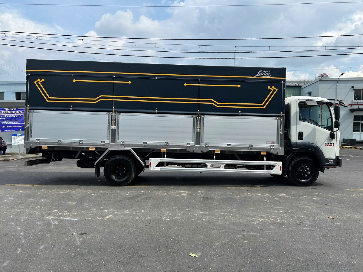 Bán xe Isuzu FRR90LE5 thùng bảo ôn oxi | Tiền Giang