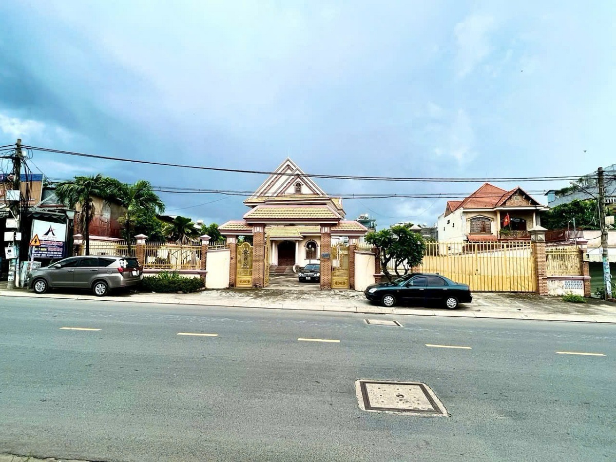 Bán đất Mặt tiền đường Hoàng Hữu Nam Quận 9 ngang 30m dài 60m